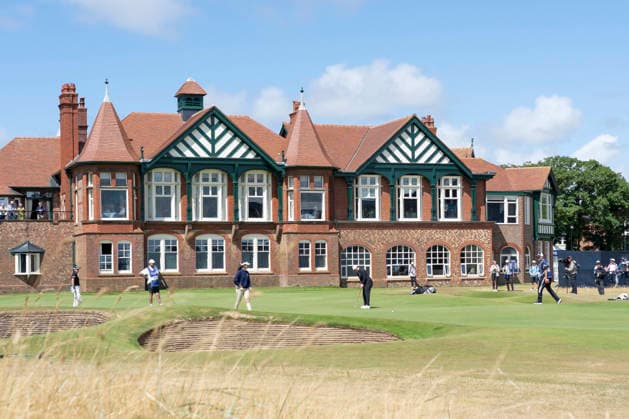 LYTHAM, ENGLAND - JULY 30: Lottie Woad (ENG) putts on the eighteenth green during Round 1 at the 50th AIG Women™s Open Championship at the Royal Lytham and St Anne™s Golf Club, Lytham on July 30, 2026 in Lancashire, England The 50th AIG Women™s Open Championship