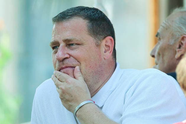 Sportvorstand Max Eberl (FC Bayern München) schaut enttäuscht, Friendly match, FC Rottach-Egern v FC Bayern München, Stadion Birkenmoos am 30. July 2026 in Rottach-Egern, Deutschland. (Foto von Marco Steinbrenner DeFodi Images) Sportvorstand Max Eberl (FC Bayern München) looks dejected, Friendly match, FC Rottach-Egern v FC Bayern München, Stadion Birkenmoos, July 30, 2026 in Rottach-Egern, Germany. (Photo by Marco Steinbrenner DeFodi Images) - *** FC Bayern Munich sporting director Max Eberl looks disappointed, Friendly match, FC Rottach Egern vs. FC Bayern Munich, Birkenmoos Stadium on July 30, 2026, in Rottach Egern, Germany. Photo by Marco Steinbrenner, DeFodi Images. Sporting Director Max Eberl of FC Bayern Munich looks dejected, Friendly match, FC Rottach Egern vs. FC Bayern Munich, Birkenmoos Stadium, July 30, 2026, in Rottach Egern, Germany. Photo by Marco Steinbrenner, DeFodi Images
