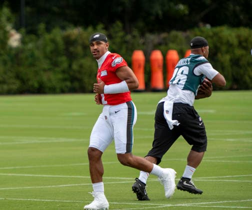 July 30, 2026, Philadelphia, Pennsylvania, United States: Philadelphia Eagles QB JALEN HURTS (1) and RB SAQUON BARKLEY (26) in action during the Eagles training camp held at the Jefferson Health Complex in Philadelphia Pa NFL, American Football Herren, USA 2026: Eagles Training Camp  - ZUMArf1_ 20260730_zaf_rf1_009 Copyright: xRickyxFitchettx