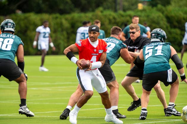 July 30, 2026, Philadelphia, Pennsylvania, United States: Philadelphia Eagles QB JALEN HURTS (1) in action during the Eagles training camp held at the Jefferson Health Complex in Philadelphia Pa NFL, American Football Herren, USA 2026: Eagles Training Camp  - ZUMArf1_ 20260730_zaf_rf1_010 Copyright: xRickyxFitchettx