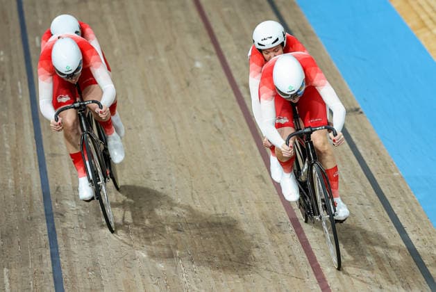 Glasgow 2026 Commonwealth Games Picture by Alex Whitehead SWpix.com - 30 07 2026 - Glasgow 2026 Commonwealth Games - Track cycling, Rad, Radsport, Bahnrad, Bahn and Para Track Cycling - Sir Chris Hoy Velodrome, Glasgow, Scotland - Women s Tandem B Sprint Final - For Bronze - Sophie Unwin piloted by Anna Whitworth-Hay of England (L) and Elizabeth Jordan piloted by Sylvia Misztal of England (R) Glasgow Sir Chris Hoy Velodrome Scotland Copyright: x xSWpix.comx(t axPhotographyxHubxLtd)xAlexxWhitehead SWpix.comx SWP-3030-16051