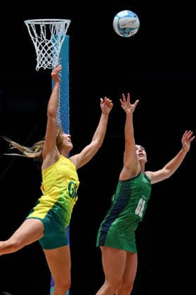 COM26 NETBALL, Sarah Klau of Australia competes for the ball with Emma Magee of Northern Ireland during the Preliminary Round Pool A netball match between Australia and Northern Ireland at the Glasgow 2026 Commonwealth Games at The Hydro in Glasgow, Scotland, Thursday, July 30, 2026. ( NO ARCHIVING, EDITORIAL USE ONLY Glasgow United Kingdom  Copyright: xLUKASxCOCHx 20260731115894450220