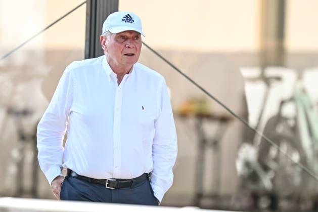 Rottach - Egern, Deutschland, 30.07.26: Uli Hoeneß (FC Bayern München) Schaut waehrend des Friedly Match Spiels zwischen dem FC Rottach - Egern vs FC Bayern München im Stadion am Birkenmoos am 30. Juli 2026 in Rottach - Egern, Deutschland. (Foto von Harry Langer DeFodi Images) Rottach - Egern, Germany, 30.07.26: Uli Hoeneß (FC Bayern München) Looks on during the Friedly Match match between FC Rottach - Egern vs FC Bayern München at Stadion am Birkenmoos on July 30, 2026 in Rottach - Egern, Germany. (Photo by Harry Langer DeFodi Images) DFB DFL REGULATIONS PROHIBIT ANY USE OF PHOTOGRAPHS AS IMAGE SEQUENCES AND OR QUASI-VIDEO. (Photo by Harry Langer DeFodi Images) DFB DFL REGULATIONS PROHIBIT ANY USE OF PHOTOGRAPHS AS IMAGE SEQUENCES AND OR QUASI-VIDEO. - *** Rottach Egern, Germany, July 30, 2026: Uli Hoeneß of FC Bayern Munich watches during the friendly match between FC Rottach Egern and FC Bayern Munich at the Birkenmoos Stadium on July 30, 2026, in Rottach Egern, Germany. Photo by Harry Langer, DeFodi Images. Rottach Egern, Germany, July 30, 2026. Uli Hoeneß of FC Bayern Munich looks on during the friendly match between FC Rottach Egern and FC Bayern Munich at Stadion am Birkenmoos on July 30, 2026 in Rottach Egern, Germany. Photo by Harry Langer, DeFodi Images. DFB and DFL regulations prohibit any use of photographs as image sequences and or quasi-video. Photo by Harry Langer, DeFodi Images. DFB and DFL regulations prohibit any use of photographs as imSEQUENCES AND OR QUASI-VIDEO