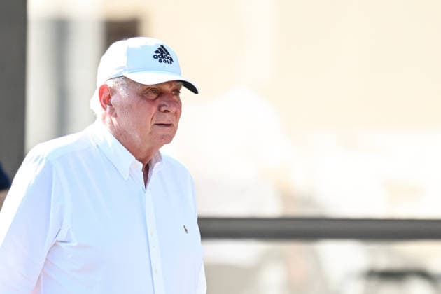Sport Bilder des Tages Rottach - Egern, Deutschland, 30.07.26: Uli Hoeneß (FC Bayern München) Schaut waehrend des Friedly Match Spiels zwischen dem FC Rottach - Egern vs FC Bayern München im Stadion am Birkenmoos am 30. Juli 2026 in Rottach - Egern, Deutschland. (Foto von Harry Langer DeFodi Images) Rottach - Egern, Germany, 30.07.26: Uli Hoeneß (FC Bayern München) Looks on during the Friedly Match match between FC Rottach - Egern vs FC Bayern München at Stadion am Birkenmoos on July 30, 2026 in Rottach - Egern, Germany. (Photo by Harry Langer DeFodi Images) DFB DFL REGULATIONS PROHIBIT ANY USE OF PHOTOGRAPHS AS IMAGE SEQUENCES AND OR QUASI-VIDEO. (Photo by Harry Langer DeFodi Images) DFB DFL REGULATIONS PROHIBIT ANY USE OF PHOTOGRAPHS AS IMAGE SEQUENCES AND OR QUASI-VIDEO. - *** Rottach Egern, Germany, July 30, 2026: Uli Hoeneß of FC Bayern Munich watches during the friendly match between FC Rottach Egern and FC Bayern Munich at the Birkenmoos Stadium on July 30, 2026, in Rottach Egern, Germany. Photo by Harry Langer, DeFodi Images. Rottach Egern, Germany, July 30, 2026. Uli Hoeneß of FC Bayern Munich looks on during the friendly match between FC Rottach Egern and FC Bayern Munich at Stadion am Birkenmoos on July 30, 2026 in Rottach Egern, Germany. Photo by Harry Langer, DeFodi Images. DFB and DFL regulations prohibit any use of photographs as image sequences and or quasi-video. Photo by Harry Langer, DeFodi Images. DFB and DFL regulations prohibit any use of photographs as imSEQUENCES AND OR QUASI-VIDEO
