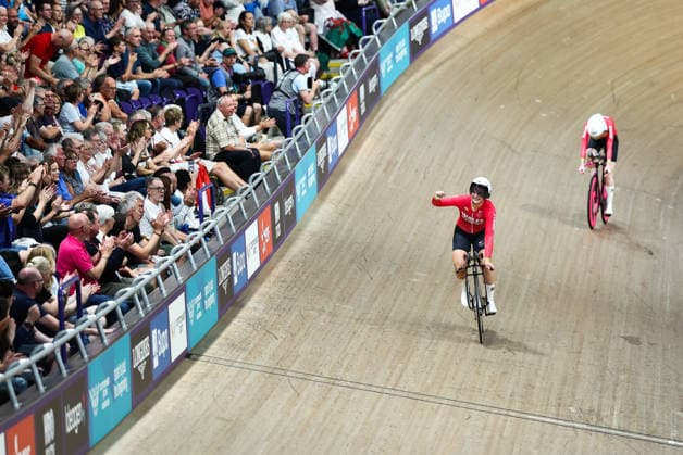 Glasgow 2026 Commonwealth Games Picture by Alex Whitehead SWpix.com - 30 07 2026 - Glasgow 2026 Commonwealth Games - Track cycling, Rad, Radsport, Bahnrad, Bahn and Para Track Cycling - Sir Chris Hoy Velodrome, Glasgow, Scotland - Women s 4000m Team Pursuit Finals - For Bronze - Jessica Roberts of Wales celebrates winning the Bronze Medal Glasgow Sir Chris Hoy Velodrome Scotland Copyright: x xSWpix.comx(t axPhotographyxHubxLtd)xAlexxWhitehead SWpix.comx SWP-3030-16088
