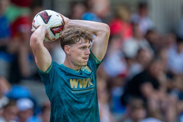 SOCCER - Augsburg vs Bournemouth, test match SAALFELDEN AM STEINERNEN MEER,AUSTRIA,30.JUL.26 - SOCCER - 1. DFL, 1. Deutsche Bundesliga, Premier League, FC Augsburg vs AFC Bournemouth, test match. Image shows Florian Hangl (Augsburg).  GEPAxpictures xWolfgangxKofler