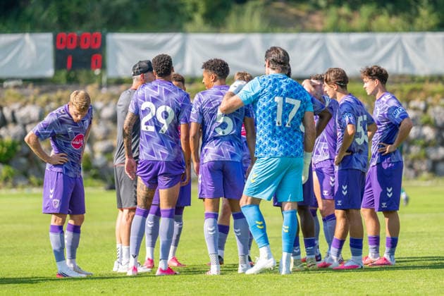 SOCCER - Augsburg vs Bournemouth, test match SAALFELDEN AM STEINERNEN MEER,AUSTRIA,30.JUL.26 - SOCCER - 1. DFL, 1. Deutsche Bundesliga, Premier League, FC Augsburg vs AFC Bournemouth, test match. Image shows team Bournemouth.  GEPAxpictures xWolfgangxKofler