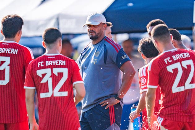 Trainingslager, Testspiel, FC Rottach Egern vs. FC Bayern München am 30.07.2026 in Rottach-Egern Vincent Kompany Trinkpause Pause Hydration break *** Training camp, friendly match, FC Rottach Egern vs. FC Bayern Munich on July 30, 2026, in Rottach Egern Vincent Kompany Drink break Break Hydration break Copyright: xBahhoxKarax