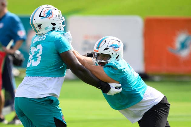 MIAMI GARDENS, FL - JULY 30: Miami Dolphins defensive lineman Zach Sieler (92) and defensive lineman Zeek Biggers (93) run a drill during the Miami Dolphins Training Camp on July 30, 2026, at the Baptist Health Training Complex in Miami Gardens, FL. (Photo by Doug Murray Icon Sportswire) NFL, American Football Herren, USA JUL 30 Dolphins Training Camp EDITORIAL USE ONLY Icon796260730033
