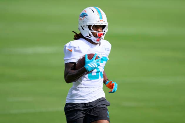 MIAMI GARDENS, FL - JULY 30: Miami Dolphins wide receiver Kevin Coleman Jr. (83) runs with the ball during the Miami Dolphins Training Camp on July 30, 2026, at the Baptist Health Training Complex in Miami Gardens, FL. (Photo by Doug Murray Icon Sportswire) NFL, American Football Herren, USA JUL 30 Dolphins Training Camp EDITORIAL USE ONLY Icon796260730036