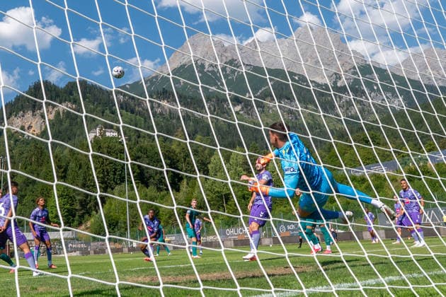 SOCCER - Augsburg vs Bournemouth, test match SAALFELDEN AM STEINERNEN MEER,AUSTRIA,30.JUL.26 - SOCCER - 1. DFL, 1. Deutsche Bundesliga, Premier League, FC Augsburg vs AFC Bournemouth, test match. Image shows Djordje Petrovic (Bournemouth). Keyword: netcam  GEPAxpictures xWolfgangxKofler
