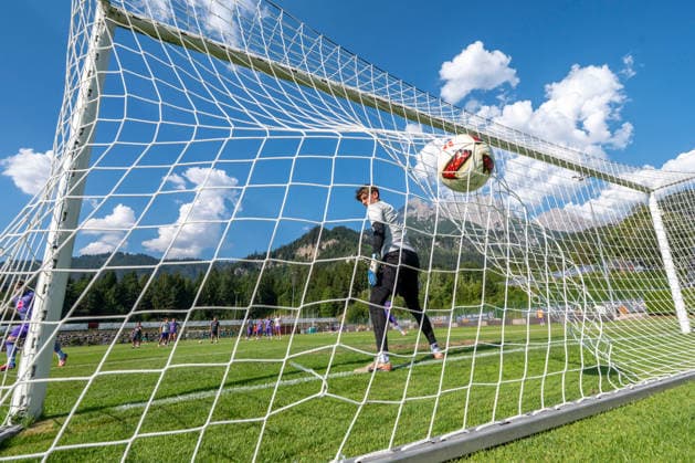 SOCCER - Augsburg vs Bournemouth, test match SAALFELDEN AM STEINERNEN MEER,AUSTRIA,30.JUL.26 - SOCCER - 1. DFL, 1. Deutsche Bundesliga, Premier League, FC Augsburg vs AFC Bournemouth, test match. Image shows Kai Crampton (Bournemouth) during warm-up. Keyword: netcam  GEPAxpictures xWolfgangxKofler