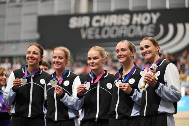 COM26 Track cycling, Rad, Radsport, Bahnrad, Bahn Team New Zealand display their silver medals following victory in the Women s 4000M Team Pursuit Finals of the Glasgow 2026 Commonwealth Games at the Sir Chris Hoy Velodrome in Glasgow, Scotland, Thursday, July 30, 2026. ( NO ARCHIVING, EDITORIAL USE ONLY Glasgow United Kingdom  Copyright: xDEANxLEWINSx 20260731138000780329
