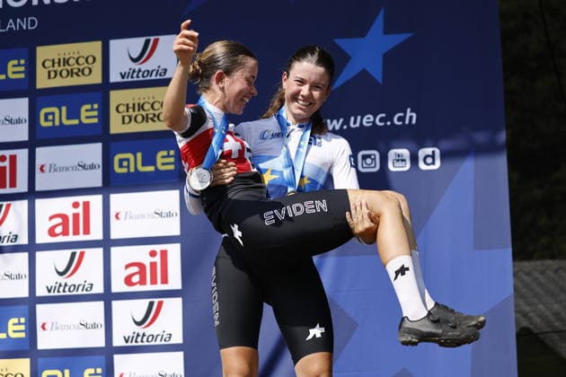30.07.2026, Monteceneri, Monte Ceneri, 2026 UEC MTB European Championship, EM, Europameisterschaft XCC Women U23 s Final (cross country short track) Lea Huber 16 (SUI) 1st place, European Champion and gold medal and Elina Benoit 6 (SUI) 2nd place and silver medal enjoying the victory Monteceneri Monte Ceneri Ticino Switzerland *** July 30, 2026, Monteceneri, Monte Ceneri, 2026 UEC MTB European Championship XCC Women U23 Final, cross-country short track: Lea Huber (16, SUI) took 1st place, becoming European Champion and winning the gold medal, while Elina Benoit (6, SUI) took 2nd place and the silver medal, both celebrating their victories in Monteceneri, Monte Ceneri, Ticino, Switzerland Copyright: xJustPictures.ch FrancescoxMinghettix jp-en-FrMi-_NG_1788