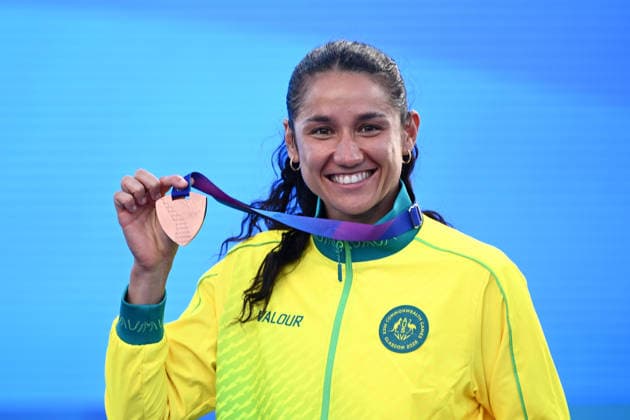 COM26 ATHLETICS, Tori West of Australia with her bronze medal in the Women™s Heptathlon medal of the Glasgow 2026 Commonwealth Games at EDF Scotstoun Stadium in Glasgow, Scotland, Thursday, July 30, 2026. ( NO ARCHIVING, EDITORIAL USE ONLY Glasgow United Kingdom  Copyright: xJOELxCARRETTx 20260731149495724432