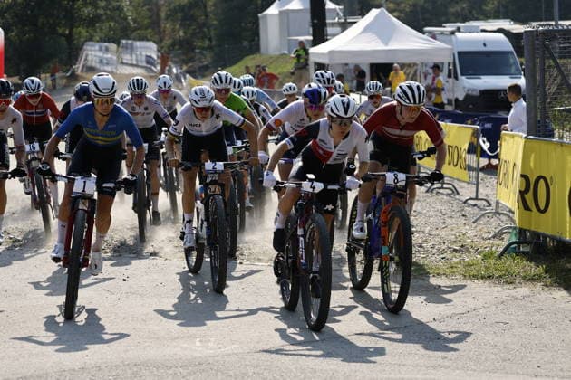 30.07.2026, Monteceneri, Monte Ceneri, 2026 UEC MTB European Championship, EM, Europameisterschaft XCC Women Elite s Final (cross country short track) Sina Frei 4 (SUI) taking the lead in front of Jenny Rissveds 1 (SWE), Sofie Pedersen 8 (DEN) and Alessandra Keller 2 (SUI) and the rest of the riders Monteceneri Monte Ceneri Ticino Switzerland *** July 30, 2026, Monteceneri, Monte Ceneri, 2026 UEC MTB European Championship XCC Women s Elite Final, cross-country short track: Sina Frei (4 SUI) takes the lead ahead of Jenny Rissveds (1 SWE), Sofie Pedersen 8 DEN and Alessandra Keller 2 SUI, along with the rest of the riders, in Monteceneri, Monte Ceneri, Ticino, Switzerland Copyright: xJustPictures.ch FrancescoxMinghettix jp-en-FrMi-_NG_0038