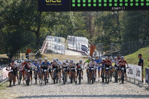 30.07.2026, Monteceneri, Monte Ceneri, 2026 UEC MTB European Championship, EM, Europameisterschaft XCC Women Elite s Final (cross country short track) Ronja Blöchinger 6 (SUI), Nicole Koller 3 (SUI), Jenny Rissveds 1 (SWE), Alessandra Keller 2 (SUI), Sina Frei 4 (SUI), Evie Richards 5 (GBR), Sofie Pedersen 8 (DEN) and Caroline BohÃ 36 (DEN) sharing the first row at the green lights Monteceneri Monte Ceneri Ticino Switzerland *** July 30, 2026, Monteceneri, Monte Ceneri, 2026 UEC MTB European Championship XCC Women’s Elite Final—cross-country short track: Ronja Blöchinger 6 SUI, Nicole Koller 3 SUI, Jenny Rissveds 1 SWE, Alessandra Keller 2 SUI, Sina Frei 4 SUI, Evie Richards 5 GBR, Sofie Pedersen 8 DEN, and Caroline Bohà 36 DEN sharing the front row at the green lights Monteceneri, Monte Ceneri, Ticino, Switzerland Copyright: xJustPictures.ch FrancescoxMinghettix jp-en-FrMi-_NG_0026