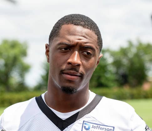 July 30, 2026, Philadelphia, Pennsylvania, United States: Philadelphia Eagles CB QUINYON MITCHELL (27) speaks to the media at the Eagles training camp held at the Jefferson Health Complex in Philadelphia Pa NFL, American Football Herren, USA 2026: Eagles Training Camp  - ZUMArf1_ 20260730_zaf_rf1_036 Copyright: xRickyxFitchettx