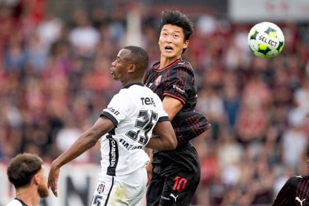 UEFA Europa League: FC Midtjylland - Besiktas JK FC Midtjylland s Cho Gue-Sung in action with Besiktas JK s Tiago Djalo during the UEFA Europa League qualification match between FC Midtjylland and Besiktas JK at MCH Arena in Herning on Thursday, July 30, 2026. , Herning Denmark Mors *** UEFA Europa League: FC Midtjylland vs. Besiktas JK – FC Midtjylland’s Cho Gue Sung in action against Besiktas JK’s Tiago Djalo during the UEFA Europa League qualifying match between FC Midtjylland and Besiktas JK at MCH Arena in Herning on Thursday, July 30, 2026, Herning, Denmark, Mors  Copyright: BoxAmrstrupx xRitzauxScanpix BoxAmstrupx spdk20260730-200234-L