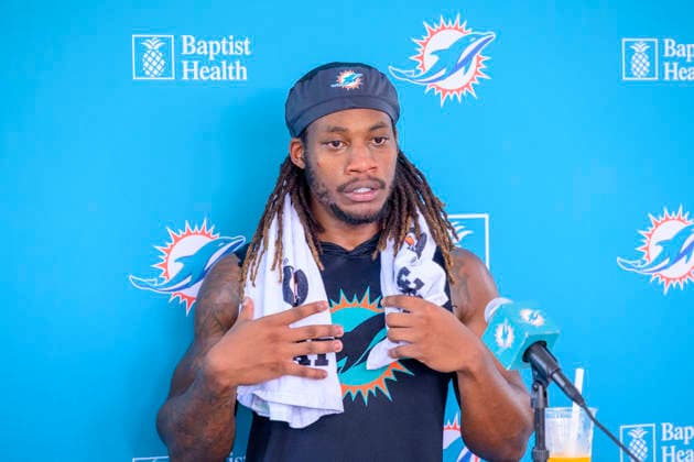 MIAMI GARDENS, FL - JULY 30: Miami Dolphins running back Jaylen Wright speaks with the media during the Miami Dolphins Training Camp on July 30, 2026, at the Baptist Health Training Complex in Miami Gardens, FL. (Photo by Doug Murray Icon Sportswire) NFL, American Football Herren, USA JUL 30 Dolphins Training Camp EDITORIAL USE ONLY Icon796260730112