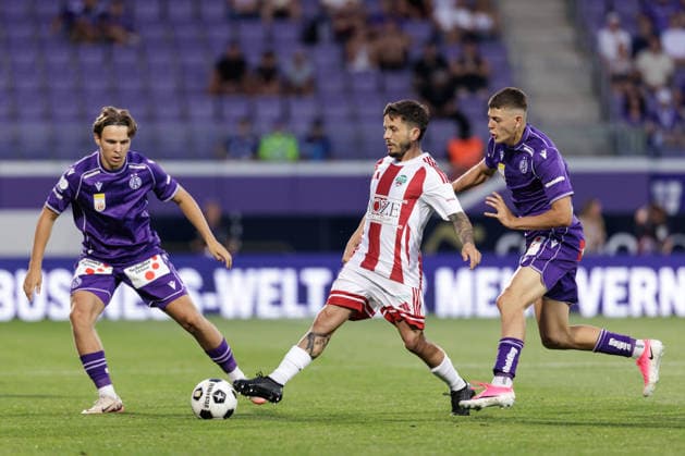 SOCCER - UEFA ECL, A.Wien vs Liepaja VIENNA,AUSTRIA,30.JUL.26 - SOCCER - UEFA Conference League, qualification, Austria Wien vs FK Liepaja. Image shows Julian Hettwer (A.Wien), Leonel Strumia (Liepaja) and Vasilije Markovic (A.Wien).  GEPAxpictures xArminxRauthner