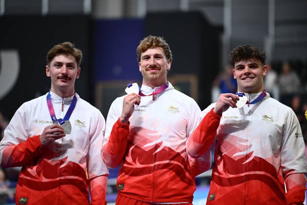 Glasgow 2026 Commonwealth Games Picture by Olly Hassell SWpix.com - 30 07 2026 - Glasgow 2026 Commonwealth Games - Track cycling, Rad, Radsport, Bahnrad, Bahn and Para Track Cycling - Sir Chris Hoy Velodrome, Glasgow, Scotland - Men™s Team Sprint Final - Podium - Joseph Truman, Harry Ledingham-Horn, Hamish Turnbull of England on the podium after receiving the Commonwealth Silver Medal Glasgow Sir Chris Hoy Velodrome Scotland Copyright: x xSWpix.comx(t axPhotographyxHubxLtd)xOllyxHassell SWpix.comx SWP-3030-16258