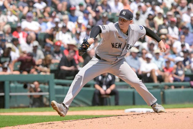 New York Yankees starting pitcher Ryan Weathers (40) throws against the Chicago White Sox during the first inning at Rate Field in Chicago, IL on Thursday, July 30, 2026.  CHI20260730103 MARKxBLACK