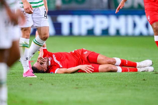 Budapest , 30-07-2026 , Groupama Arena , season 2026 2027 , UEFA Europa League play-off football , match between Ferencvarosi TC and FC Twente , picture shows injury FC Twente player Ramiz Zerrouki Ferencvarosi - Twente  x205334861x Copyright: