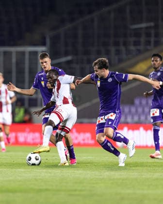 SOCCER - UEFA ECL, A.Wien vs Liepaja VIENNA,AUSTRIA,30.JUL.26 - SOCCER - UEFA Conference League, qualification, Austria Wien vs FK Liepaja. Image shows Vasilije Markovic (A.Wien), Abiodun Ogunniyi (Liepaja) and Florian Wustinger (A.Wien).  GEPAxpictures xArminxRauthner