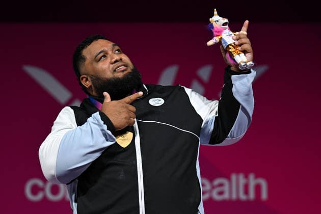 COM26 WEIGHTLIFTING, David Andrew Liti of New Zealand poses for photographs on the podium after winning gold in the Men™s +110kg Weightlifting of the Glasgow 2026 Commonwealth Games at the SEC Armadillo in Glasgow, Scotland, Thursday, July 30, 2026. ( NO ARCHIVING, EDITORIAL USE ONLY Glasgow Scotland United Kingdom  Copyright: xLUKASxCOCHx 20260731156487642656