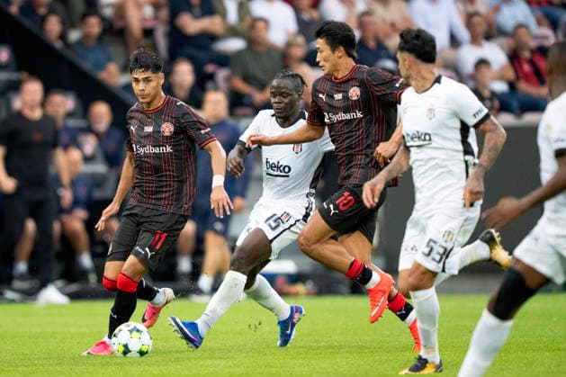Europa League: FC Midtjylland - Besiktas JK FC Midtjylland s Dario Osorio and Cho Gue-Sung in action with Besiktas JK s Junior Olaiton during the Europa League qualification match between FC Midtjylland and Besiktas JK at MCH Arena in Herning on Thursday, July 30, 2026. (Photo: Bo Amstrup Ritzau Scanpix) , Herning Denmark Mors *** Europa League: FC Midtjylland vs. Besiktas JK — FC Midtjylland’s Dario Osorio and Cho Gue Sung in action against Besiktas JK’s Junior Olaiton during the Europa League qualifying match between FC Midtjylland and Besiktas JK at MCH Arena in Herning on Thursday, July 30, 2026. Photo by Bo Amstrup, Ritzau Scanpix, Herning, Denmark, Mors  Copyright: BoxAmrstrupx xRitzauxScanpix BoxAmstrupx spdk20260730-215616-L