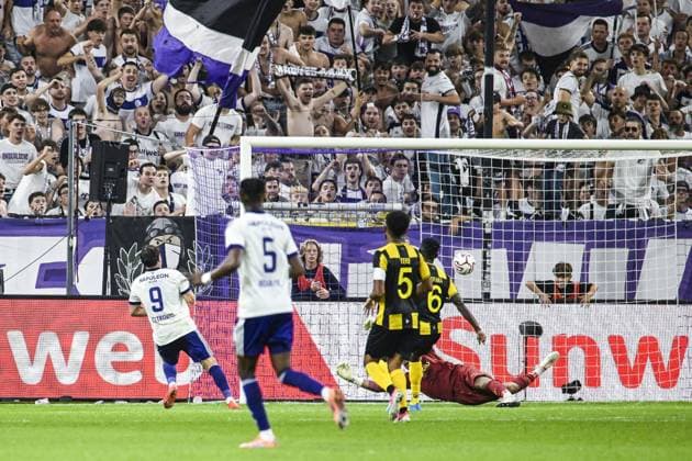 Anderlecht s Mihajlo Cvetkovic scores a goal during a soccer game between Belgian RSC Anderlecht and Swedish Hammarby IF, Thursday 30 July 2026 in Brussels, the return leg of the second qualifying round for the UEFA Europa League. The first leg ended in a 1-1 draw. TOM GOYVAERTS TomxGoyvaerts  x182426738x