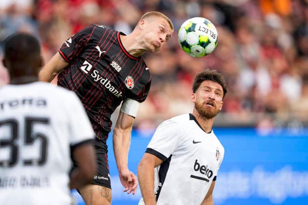 Sport Bilder des Tages Europa League: FC Midtjylland - Besiktas JK FC Midtjylland s Rasmus Nissen Kristensen in action with Besiktas JK s Salih Özcan during the Europa League qualification match between FC Midtjylland and Besiktas JK at MCH Arena in Herning on Thursday, July 30, 2026. (Photo: Bo Amstrup Ritzau Scanpix) , Herning Denmark Mors *** Europa League: FC Midtjylland vs. Besiktas JK – FC Midtjylland’s Rasmus Nissen Kristensen in action against Besiktas JK’s Salih Özcan during the Europa League qualifying match between FC Midtjylland and Besiktas JK at MCH Arena in Herning on Thursday, July 30, 2026. Photo by Bo Amstrup, Ritzau Scanpix, Herning, Denmark, Mors  Copyright: BoxAmrstrupx xRitzauxScanpix BoxAmstrupx spdk20260730-220621-L