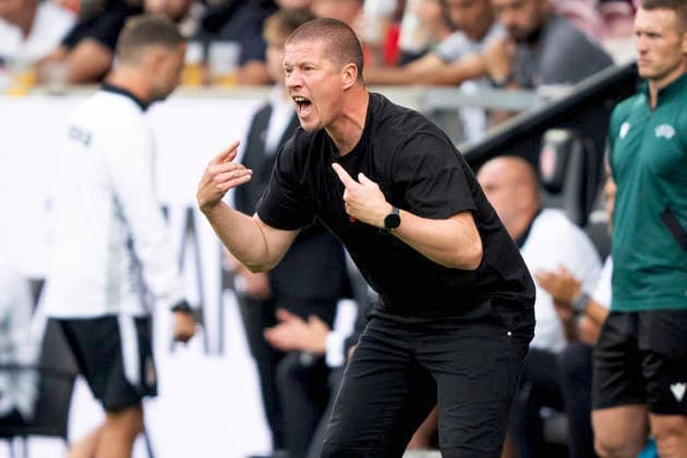 Europa League: FC Midtjylland - Besiktas JK FC Midtjylland s head coach Mike Tullberg reacts during the Europa League qualification match between FC Midtjylland and Besiktas JK at MCH Arena in Herning on Thursday, July 30, 2026. (Photo: Bo Amstrup Ritzau Scanpix) , Herning Denmark Mors *** Europa League: FC Midtjylland vs. Besiktas JK. FC Midtjylland head coach Mike Tullberg reacts during the Europa League qualifying match between FC Midtjylland and Besiktas JK at MCH Arena in Herning on Thursday, July 30, 2026. Photo by Bo Amstrup, Ritzau Scanpix, Herning, Denmark, Mors  Copyright: BoxAmrstrupx xRitzauxScanpix BoxAmstrupx spdk20260730-220625-L