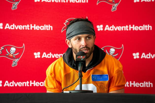 July 30, 2026, Tampa, Florida, U.S.A: Tampa Bay Buccaneers quarterback Baker Mayfield talks to reporters after training camp practice at the AdventHealth Training Center in Tampa, Florida. NFL, American Football Herren, USA 2026 Tampa Bay Buccaneers Training Camp  - ZUMAc282 20260730_zsp_c282_017 Copyright: xJustinxColenx
