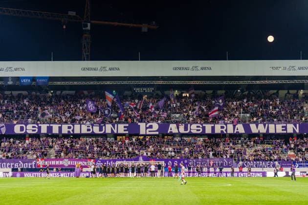 SOCCER - UEFA ECL, A.Wien vs Liepaja VIENNA,AUSTRIA,30.JUL.26 - SOCCER - UEFA Conference League, qualification, Austria Wien vs FK Liepaja. Image shows the team of A.Wien with fans.  GEPAxpictures xEdgarxEisner