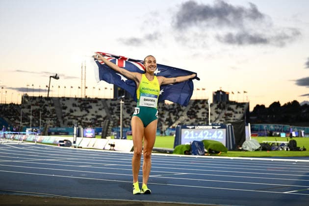 COM26 ATHLETICS, Rose Davies of Australia celebrates after winning gold in the Women s 5000m Final of the Glasgow 2026 Commonwealth Games at EDF Scotstoun Stadium in Glasgow, Scotland, Thursday, July 30, 2026. ( NO ARCHIVING, EDITORIAL USE ONLY Glasgow United Kingdom  Copyright: xJOELxCARRETTx 20260731173614337530