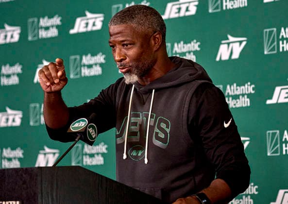 NFL, American Football Herren, USA 2026: NY Jets Training Camp JUL 30 New York Jet head coach Aaron Glenn respond to questions during press conference, PK, Pressekonferenz at training camp at the Atlantic Health Jets Training Center, Florham Park, New Jersey. Duncan Williams CSM (Credit Image: Duncan Williams Cal Media) Florham Park New Jersey United States EDITORIAL USE ONLY Copyright: xx ZUMA-20260730_zma_c04_033.jpg DuncanxWilliamsx csmphotothree507156
