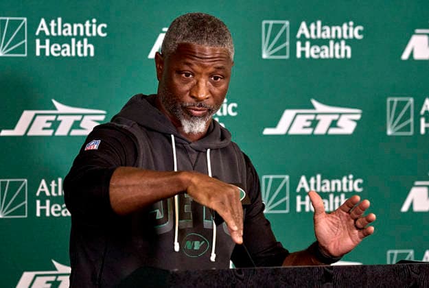 NFL, American Football Herren, USA 2026: NY Jets Training Camp JUL 30 New York Jet head coach Aaron Glenn respond to questions during press conference, PK, Pressekonferenz at training camp at the Atlantic Health Jets Training Center, Florham Park, New Jersey. Duncan Williams CSM (Credit Image: Duncan Williams Cal Media) Florham Park New Jersey United States EDITORIAL USE ONLY Copyright: xx ZUMA-20260730_zma_c04_032.jpg DuncanxWilliamsx csmphotothree507157