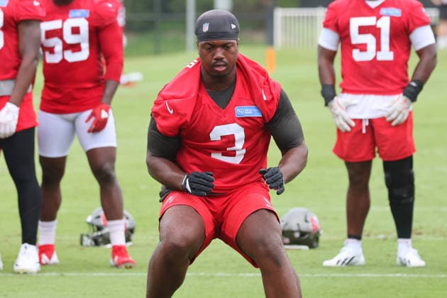 TAMPA, FL - JULY 30: Tampa Bay Buccaneers Linebacker Rueben Bain Jr. (3) goes thru drills during Training Camp on July 30, 2026 at the AdventHealth Training Center at One Buccaneer Place in Tampa, Florida. (Photo by Cliff Welch Icon Sportswire) NFL, American Football Herren, USA JUL 30 Tampa Bay Buccaneers Training Camp EDITORIAL USE ONLY Icon357260730306