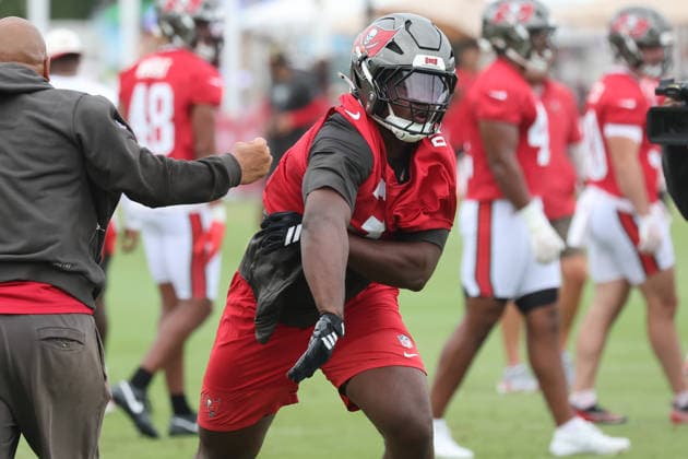TAMPA, FL - JULY 30: Tampa Bay Buccaneers Linebacker Rueben Bain Jr. (3) goes thru drills during Training Camp on July 30, 2026 at the AdventHealth Training Center at One Buccaneer Place in Tampa, Florida. (Photo by Cliff Welch Icon Sportswire) NFL, American Football Herren, USA JUL 30 Tampa Bay Buccaneers Training Camp EDITORIAL USE ONLY Icon357260730313