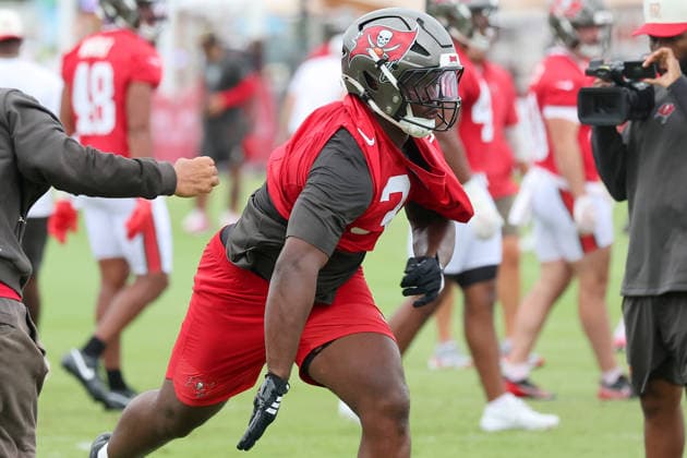TAMPA, FL - JULY 30: Tampa Bay Buccaneers Linebacker Rueben Bain Jr. (3) goes thru drills during Training Camp on July 30, 2026 at the AdventHealth Training Center at One Buccaneer Place in Tampa, Florida. (Photo by Cliff Welch Icon Sportswire) NFL, American Football Herren, USA JUL 30 Tampa Bay Buccaneers Training Camp EDITORIAL USE ONLY Icon357260730314
