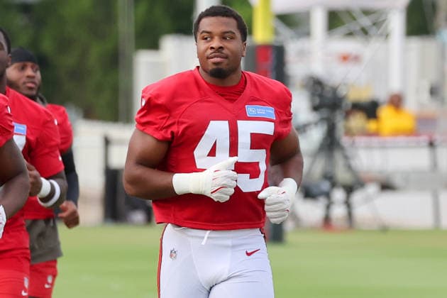 TAMPA, FL - JULY 30: Tampa Bay Buccaneers Linebacker Josiah Trotter (45) goes thru drills during Training Camp on July 30, 2026 at the AdventHealth Training Center at One Buccaneer Place in Tampa, Florida. (Photo by Cliff Welch Icon Sportswire) NFL, American Football Herren, USA JUL 30 Tampa Bay Buccaneers Training Camp EDITORIAL USE ONLY Icon357260730321