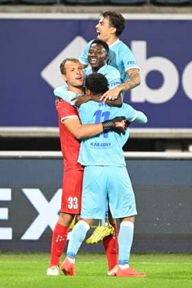 KAA Gent v LNZ Cherkasy - UEFA Conference League GENT, BELGIUM - JULY 30 : Players of KAA Gent celebrating with Roef Davy goalkeeper of KAA Gent after the penalties shoot out win during the UEFA Conference League 2026 27 second qualifying round second leg between KAA Gent and LNZ Cherkasy on July 30, 2026 in Gent, Belgium, 30 07 2026 Gent Belgium  Copyright: xNicoxVereeckenx