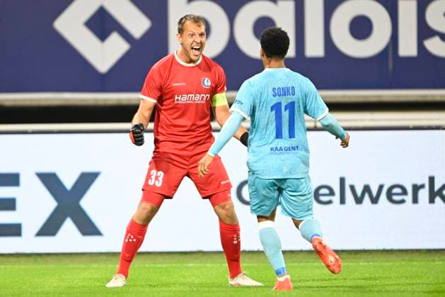 KAA Gent v LNZ Cherkasy - UEFA Conference League GENT, BELGIUM - JULY 30 : Players of KAA Gent celebrating with Roef Davy goalkeeper of KAA Gent after the penalties shoot out win during the UEFA Conference League 2026 27 second qualifying round second leg between KAA Gent and LNZ Cherkasy on July 30, 2026 in Gent, Belgium, 30 07 2026 Gent Belgium  Copyright: xNicoxVereeckenx