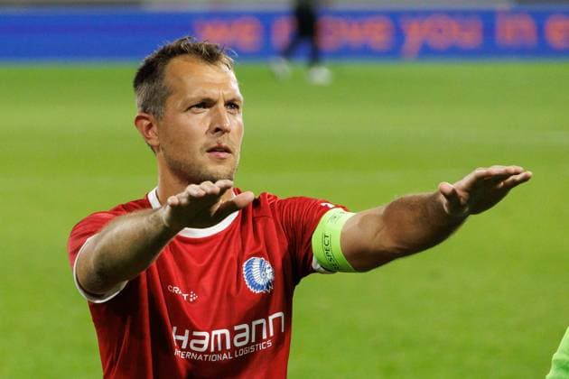 Gent s goalkeeper Davy Roef celebrates after winning a soccer game between Belgian KAA Gent and Ukrainian FC LNZ Cherkasy, Thursday 30 July 2026 in Gent, the return leg of the second qualifying round for the UEFA Conference League. The first leg ended in a 0-0 draw. KURTxDESPLENTER  x182429469x