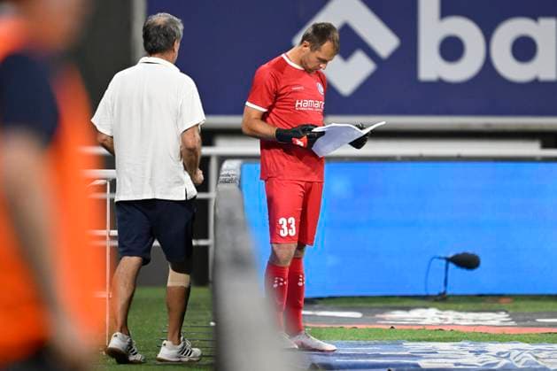KAA Gent v LNZ Cherkasy - UEFA Conference League GENT, BELGIUM - JULY 30 : Roef Davy goalkeeper of KAA Gent consults a penalties shoot out briefing during the UEFA Conference League 2026 27 second qualifying round second leg between KAA Gent and LNZ Cherkasy on July 30, 2026 in Gent, Belgium, 30 07 2026 Gent Belgium  Copyright: xNicoxVereeckenx