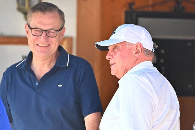 v.li:Jan Christian DREESEN (Vorstandsvorsitzender FCB), Uli HOENESS (Höness,Ehrenpraesident Bayern Muenchen). Testspiel FC Rottach Egern - FC Bayern Muenchen Trainingslager in Rottach Egern am 30.07.2026. Fussball 1. Bundesliga,Saison 2026 2027. *** From left: Jan Christian DREESEN, Chairman of the Board of FCB, Uli HOENESS, Honorary President of Bayern Munich, Friendly Match: FC Rottach Egern vs. FC Bayern Munich, Training Camp in Rottach Egern on July 30, 2026, Soccer, Bundesliga 1, 2026–2027 Season