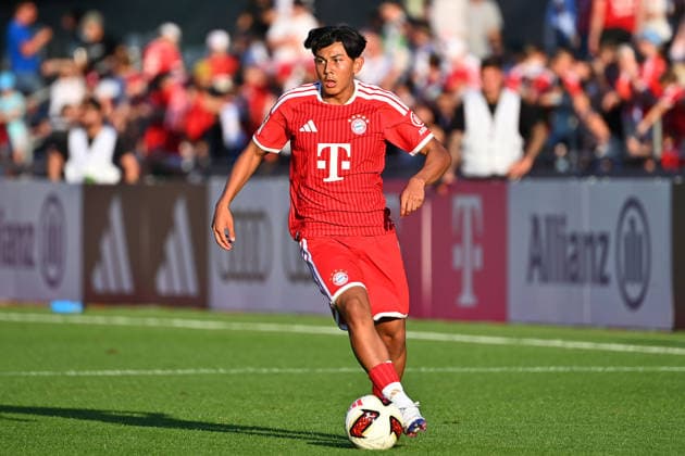 Nuraj SKENDER (Bayern Muenchen), Aktion,Einzelaktion,Einzelbild, Freisteller,Ganzkoerperaufnahme,ganze Figur. Testspiel FC Rottach Egern - FC Bayern Muenchen Trainingslager in Rottach Egern am 30.07.2026. Fussball 1. Bundesliga,Saison 2026 2027. *** Nuraj SKENDER Bayern Munich, Action, Individual Action, Single Shot, Cutout, Full-Body Shot, Full-Figure Shot, Friendly Match: FC Rottach Egern vs. FC Bayern Munich, Training Camp in Rottach Egern on July 30, 2026, Soccer, Bundesliga 1,2026–2027 season