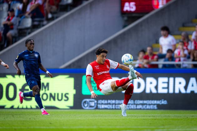 Vitor Carvalho seen during UEFA Conference League qualifying game between teams of SC Braga and FK Zeleznicar Pancevo (Luis Santos Ball Raw Images) Braga Estadio Municipal de Braga Portugal Copyright: xLuisxSantosx luissantos_braga_zeleznicar_2627_53